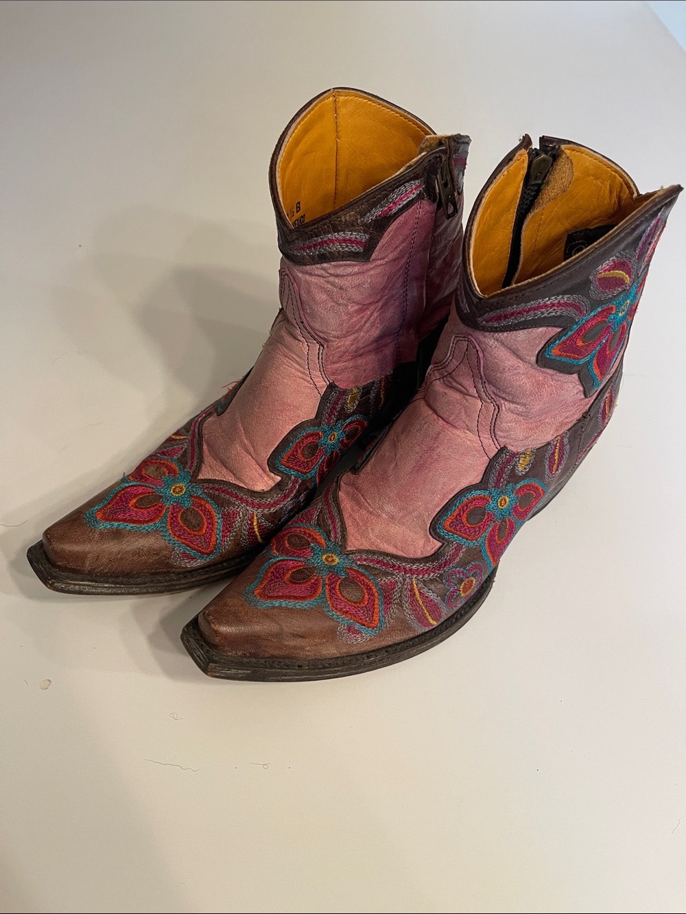 Old Gringo Marrione Pink Booties 
Size 8.5